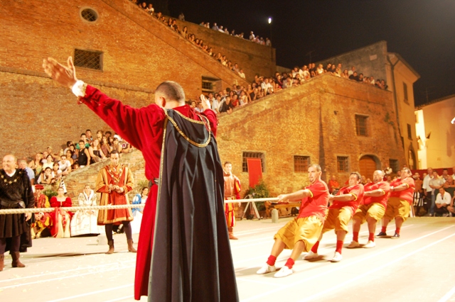 Il Palio del Cerro: la storia, le contrade, i giochi, i ragazzi